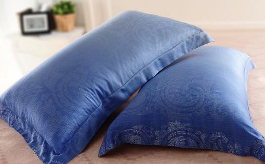 選擇怎樣的枕頭利于睡眠 如何給嬰兒選枕頭 如何保養枕頭