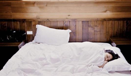 睡眠質(zhì)量好的表現(xiàn)是哪些?怎么提高睡眠質(zhì)量?