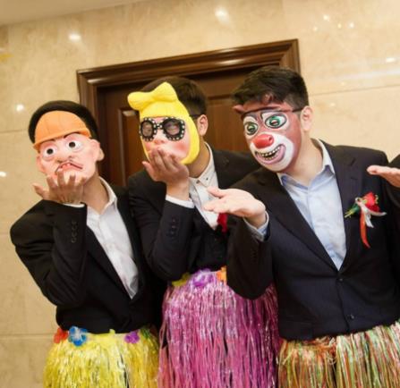 結婚堵門整新郎招數 結婚堵門游戲問題攻略 調節氣氛的重點