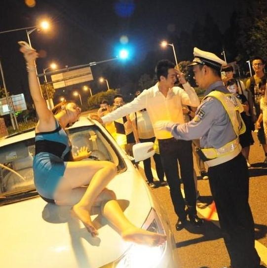 ���麣�wŮ�ƺ��{�򡱽���-�������ƺ��wŮ܇��b���{܇