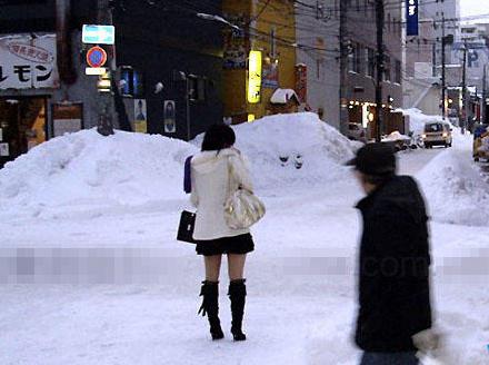 �ձ�Ů�˶��촩ȹ�Ӳ�����������ձ�Ů�˞�ɶһ���ļ�����ȹ��