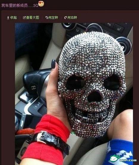 Ů�����T΢���Ÿ��Ǡ��h��������һŮ�����T΢���Ÿ��������Ը���Ƭ