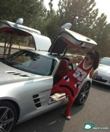 Ů�����T΢���Ÿ��Ǡ��h��������һŮ�����T΢���Ÿ��������Ը���Ƭ