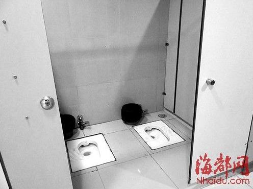 情侶坑基情無(wú)限:網(wǎng)友曝福建莆田火車站男廁現(xiàn)“情侶間”