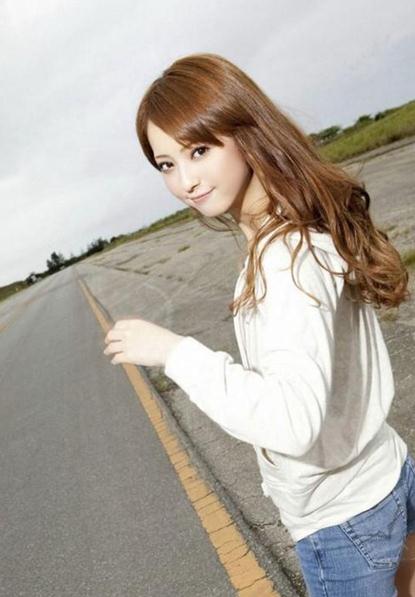 �ձ�Ů������ľϣ�ٱ��غ����G�գ������ع������ˈ�������������ǰ99����Ů