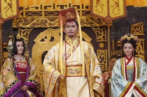 《隋唐英雄》遭吐槽:張衛健三妻四妾花心劉曉慶扮嫩