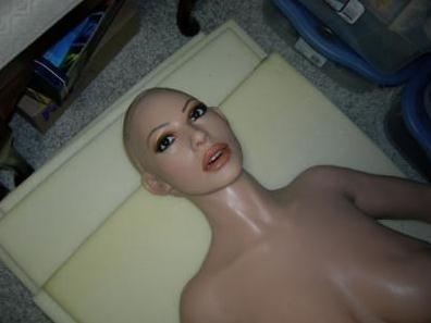 拆開(kāi)充氣娃娃內(nèi)部構(gòu)造詳解組圖,誰(shuí)要使用嚇誰(shuí)一跳,看你還敢玩嗎