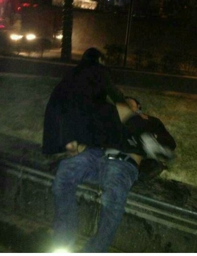 成都猛女鬧市區(qū)強奸過路男人,路邊野戰(zhàn)完事后提上褲子瀟灑離開