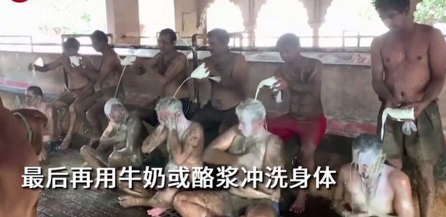 印度民眾涂滿牛糞抵御新冠,專家警告牛糞能抵御新冠病毒沒科學依據