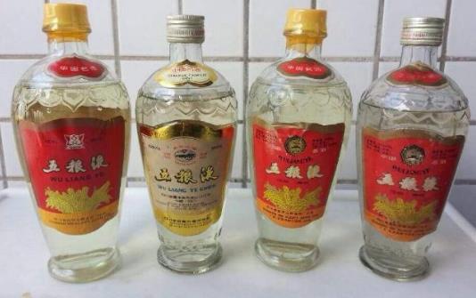 男子婚宴朋友隨禮6.66元大吃大喝 喝了4瓶五糧液并帶走2包中華