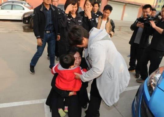 “人販子”手段再次升級 若媽媽碰上這3種人 記得帶孩子離遠一點