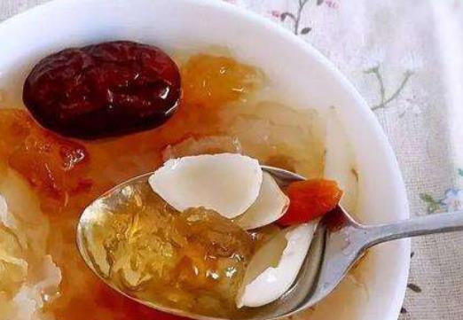 很多媽媽擔心生了寶寶會變老 產后抗衰老的飲食原則