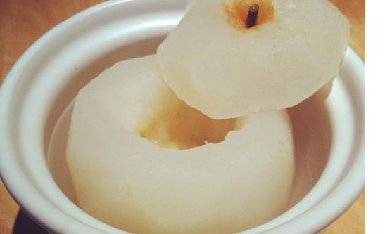 傲然挺胸做自信新媽 斷奶后豐胸這樣做