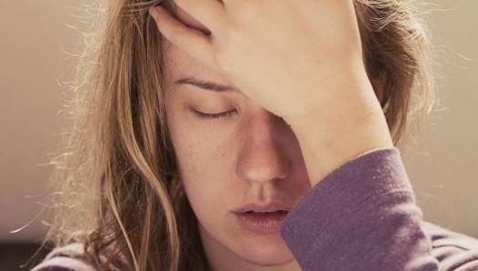 產(chǎn)婦產(chǎn)后生活上有什么注意事項(xiàng) 產(chǎn)后并發(fā)癥有什么癥狀表現(xiàn)