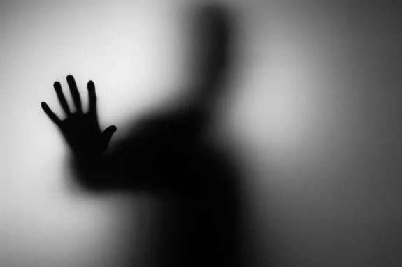 住酒店半夜被敲門可以投訴嗎?凌晨有人敲門是踩點嗎