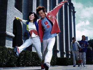 熱戀中的女孩兒有什么表現行為?