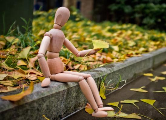 社交恐懼癥應該注意什么?社交恐懼有什么癥狀?