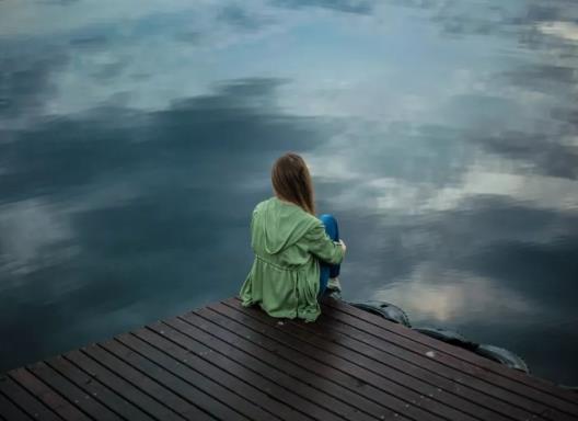 情侶之間一方有負面情緒該怎么處理?怎樣面對一個整天負面情緒的人