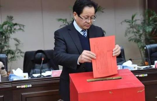 村干部選舉的“一肩挑”是什么意思?2021年農(nóng)村選舉必須要一肩挑嗎?