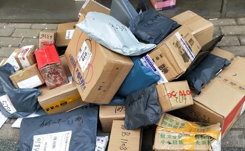 有新冠病毒的快遞噴酒精有用嗎 新冠病毒在快遞上能存活多久