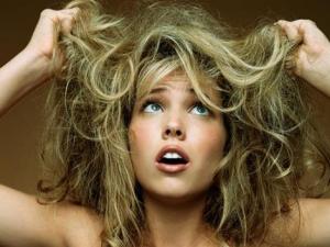 如何應(yīng)對(duì)護(hù)理不當(dāng)所致脫發(fā)?脫發(fā)怎么辦