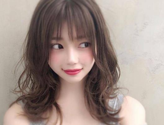 為什么理發店洗發水都一個味?理發店的洗發水為什么洗了幾天都不油