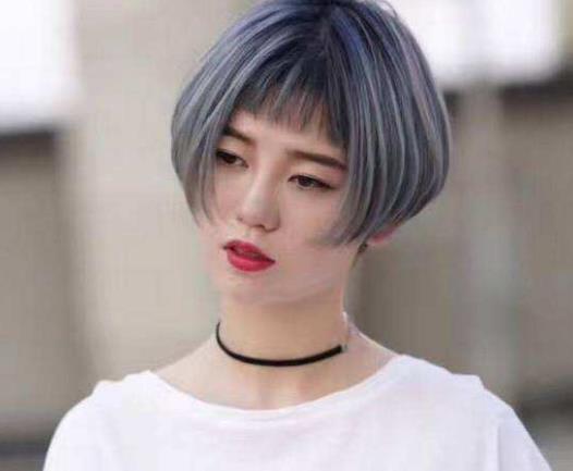 剪短發(fā)后面容易翹是為什么?發(fā)量多剪短發(fā)好看嗎