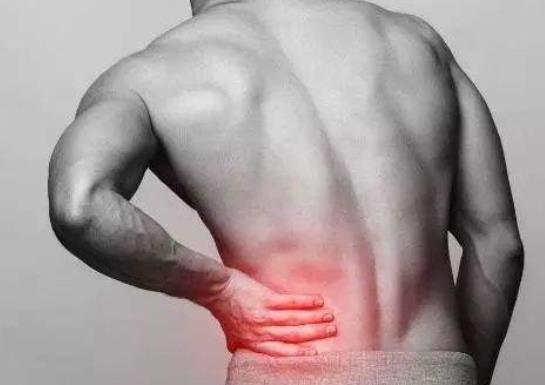 男人腰酸腰痛要重視 五個方法幫你緩解