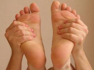 如何補氣血?胖人補氣拍拍手,瘦人補血泡泡腳