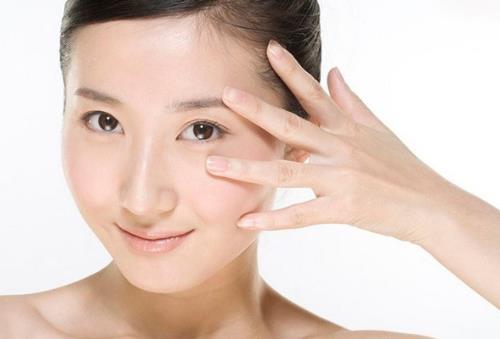 月經(jīng)期臉上長(zhǎng)痘痘怎么調(diào)理?如何避免經(jīng)期臉上長(zhǎng)痘痘