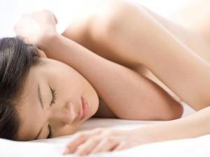 女人裸睡有什么好處?少女適合裸睡嗎