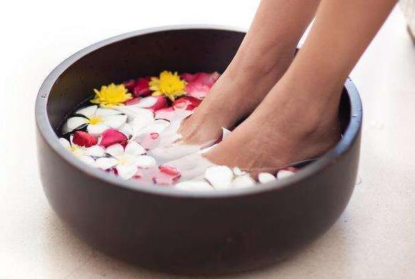 經期可以用生姜泡腳嗎 女性經期泡腳究竟好不好