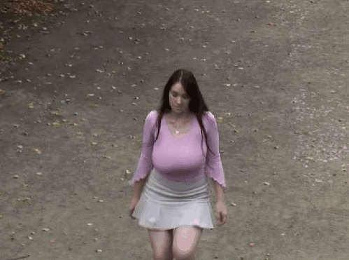 為什么男生都喜歡摸女人胸?大胸女人在性生活中快感更強烈嗎?