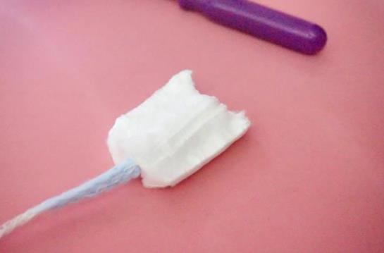 衛(wèi)生棉條塞進(jìn)去會(huì)不會(huì)痛?使用衛(wèi)生棉條要注意什么事項(xiàng)