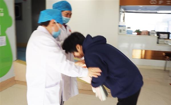 子宮腺肌癥能保住子宮嗎?50歲包大姐終于打贏這場(chǎng)長(zhǎng)達(dá)20年的“子宮保衛(wèi)戰(zhàn)”!