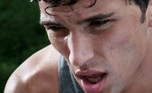 夏天流汗是在排毒嗎 女性排毒養顏吃什么比較好