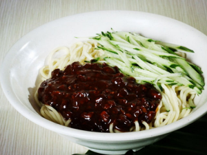 炸醬面的營養價值-炸醬面的家常做法