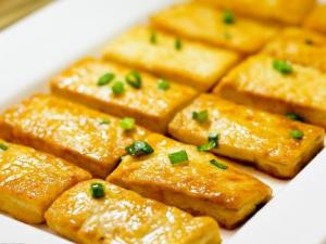 怎樣煎豆腐不沾鍋?家常煎豆腐的小竅門