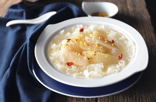 銀耳煮熟后是白色還是透明的?銀耳必須要煮出膠質才好嗎?