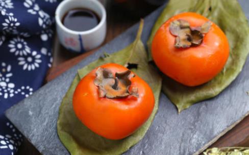 吃柿子為什么要用鹽水泡?吃柿子要注意什么?