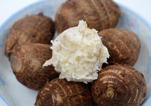 蒸芋頭用冷水還是熱水?吃芋頭嘴麻怎么辦?