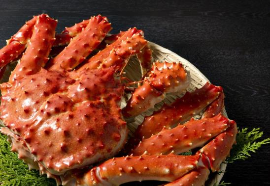 蒸螃蟹掉腿怎么辦?螃蟹買的時候活著回來就死了還能吃嗎?