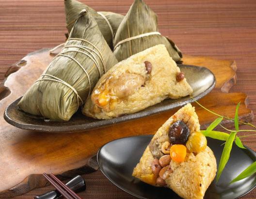 蒸粽子是用隔水還是不隔水?粽子蒸熟后粽葉還是綠色的有問題嗎?