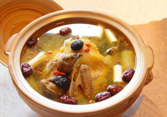 燉雞湯怎么才能把雞肉燉爛?怎么看凍雞肉新不新鮮