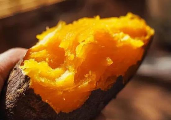 ?烤箱烤紅薯炸了的原因是什么?微波爐烤紅薯要不要去皮