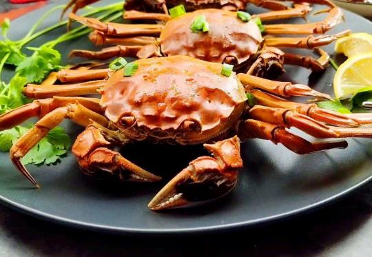 螃蟹蒸熟了可以放在鍋里悶嗎?蒸螃蟹是冷水下鍋還是熱水下鍋