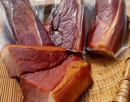 臘肉每斤要放多少鹽?臘肉放陽臺上曬會臭嗎