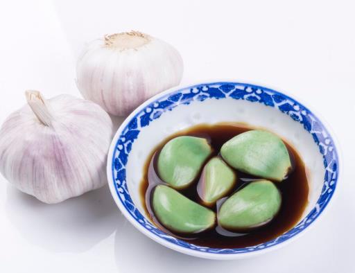 ?臘八蒜可以用鐵罐腌制嗎?臘八蒜可以帶上飛機(jī)嗎