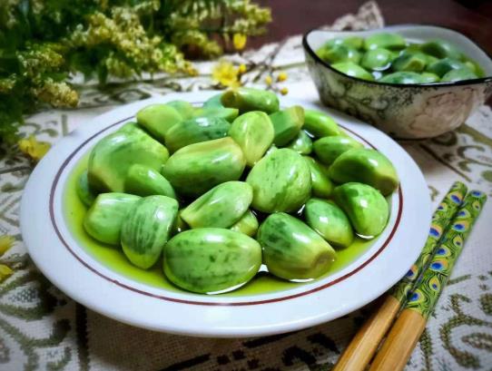 臘八蒜需要隔絕空氣嗎?泡臘八蒜瓶子滿滿的會(huì)炸裂嗎