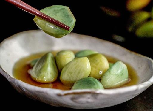 女人常吃臘八蒜好嗎?做臘八蒜的瓶子可以有水嗎